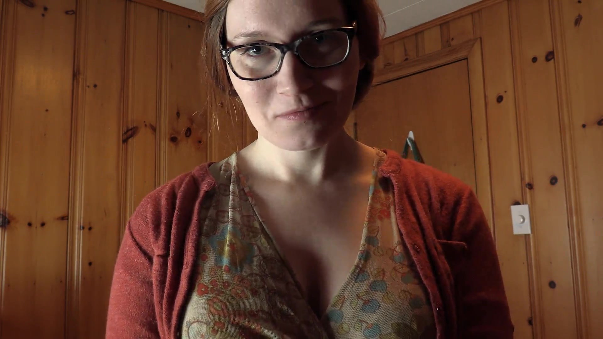 Bettie Bondage – Pose for Bettie 411