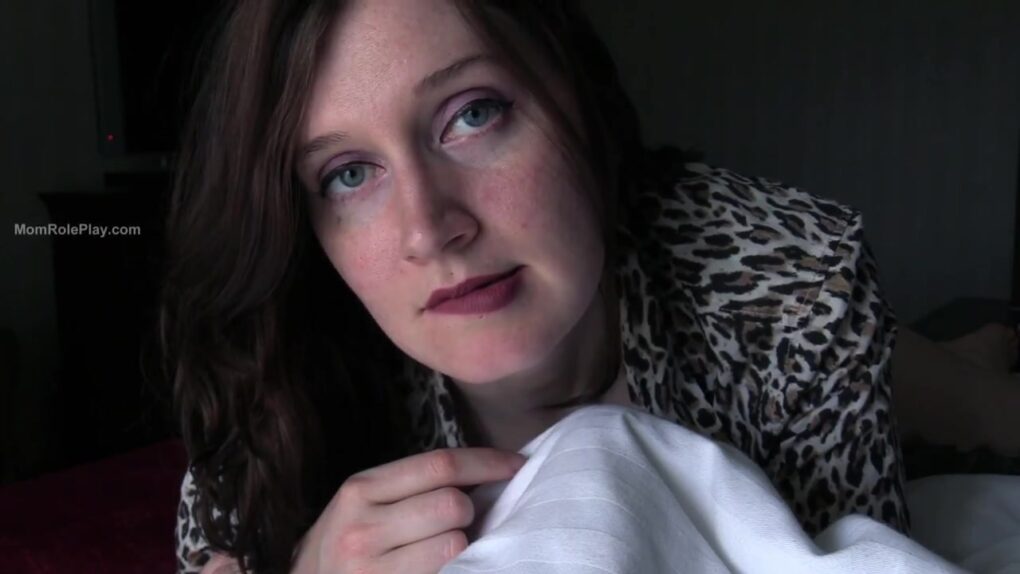 Bettie Bondage – Talking Your Naive Ditzy Mom into a BJ
