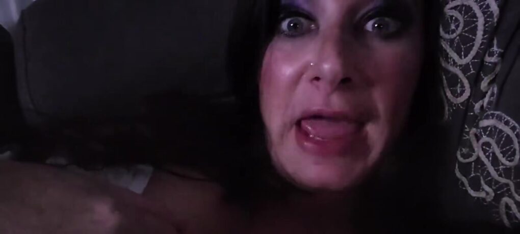 MizzErotique –  Waking Mommy