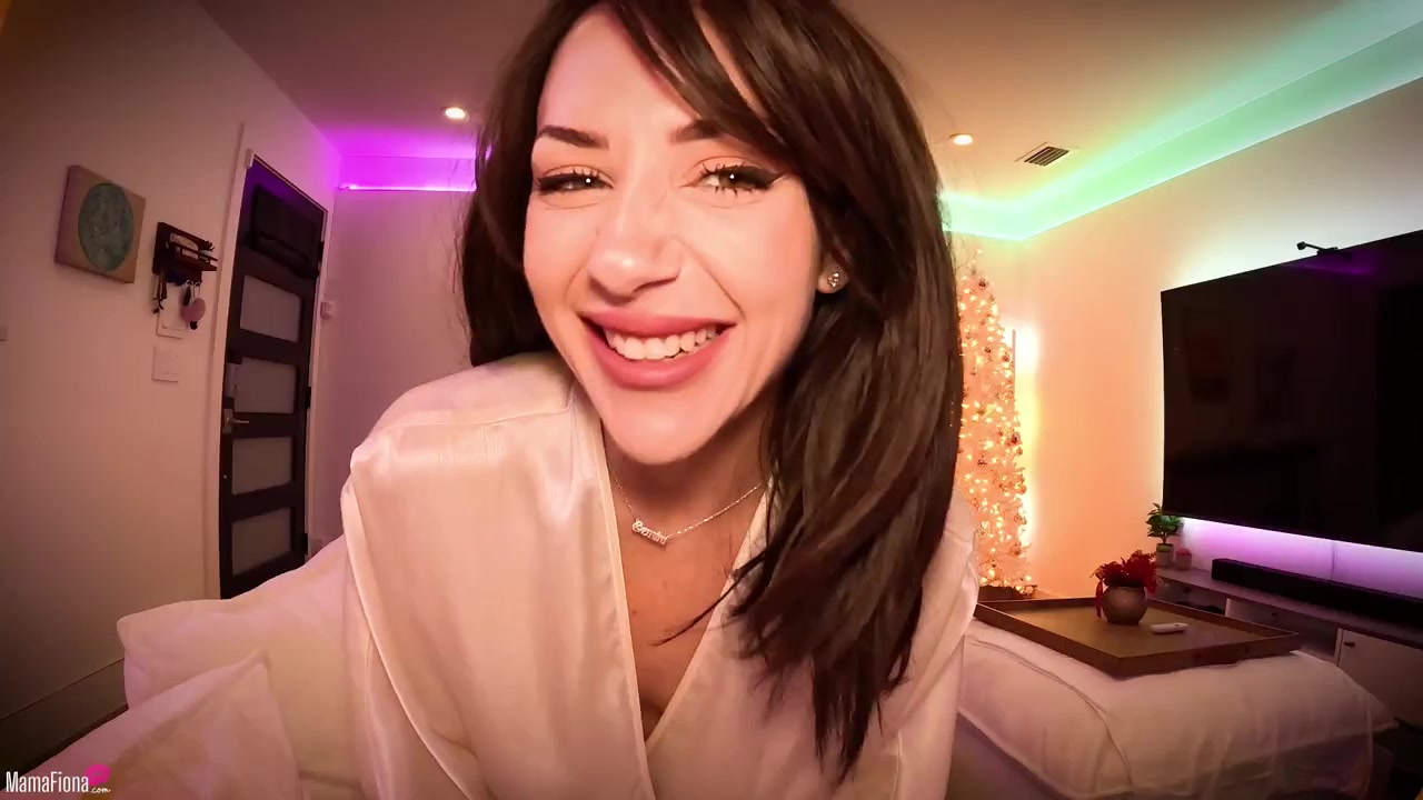 Mama Fiona – Your Mom Is a Size Queen