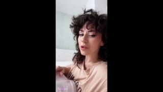 Mama Fiona – Mom’s Slutty Story Time