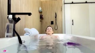 Mama Fiona – Our Naughty Bathtime Secret